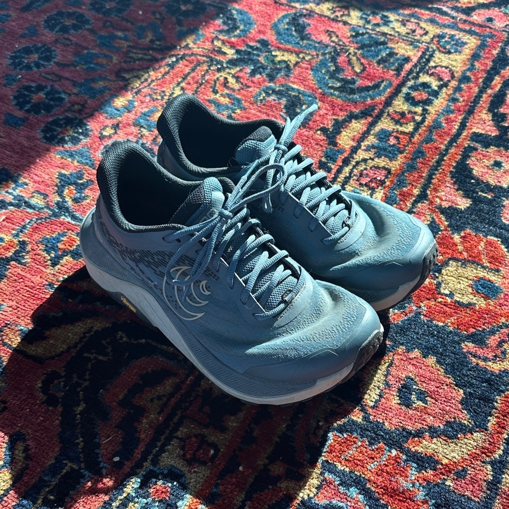 Topo Athletic Women’s Ultraventure 4 Size 9